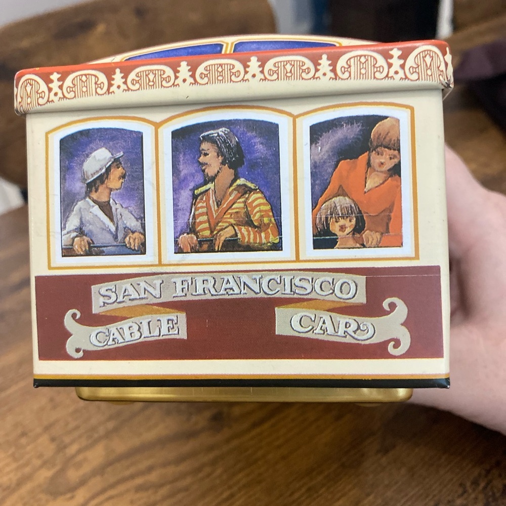 Vintage San Francisco Cable Car Collector Tin - Picture 3 of 10